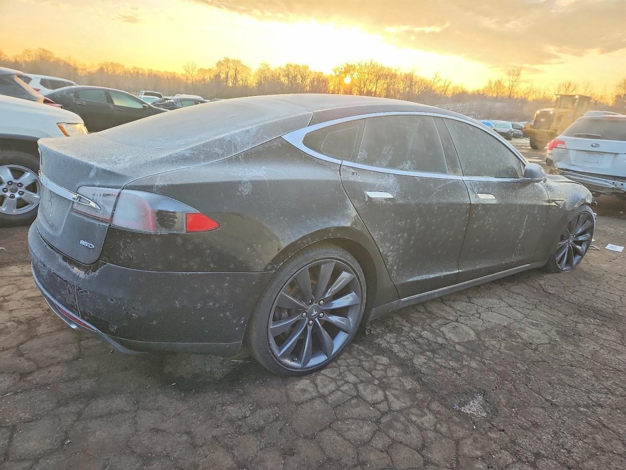 2015 Tesla Model S - Image 3