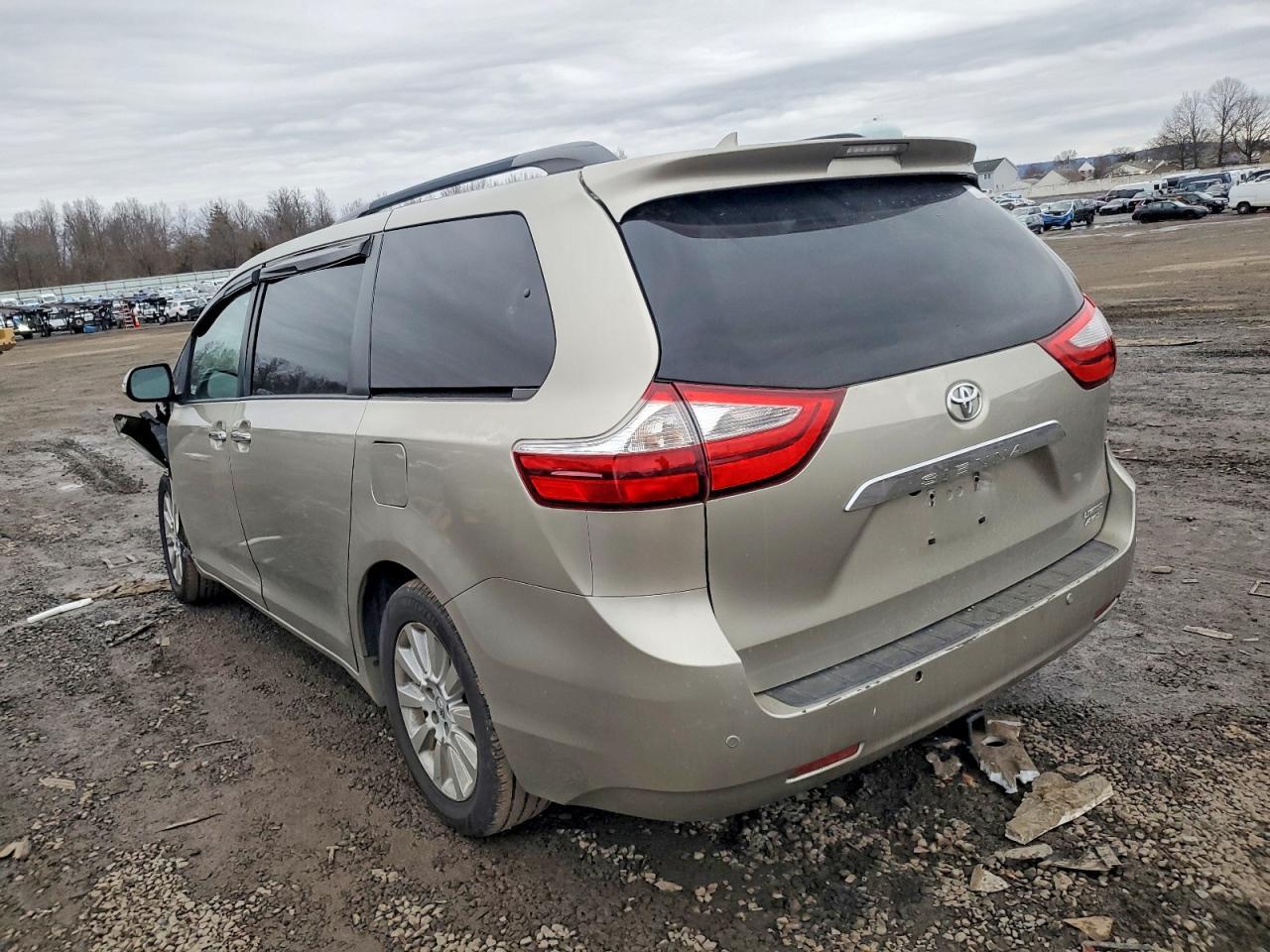 2015 Toyota Sienna Xle - Фото 2