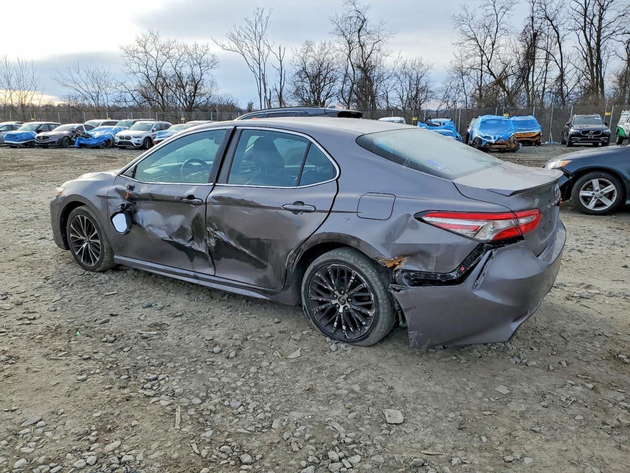 2018 Toyota Camry L - Фото 2