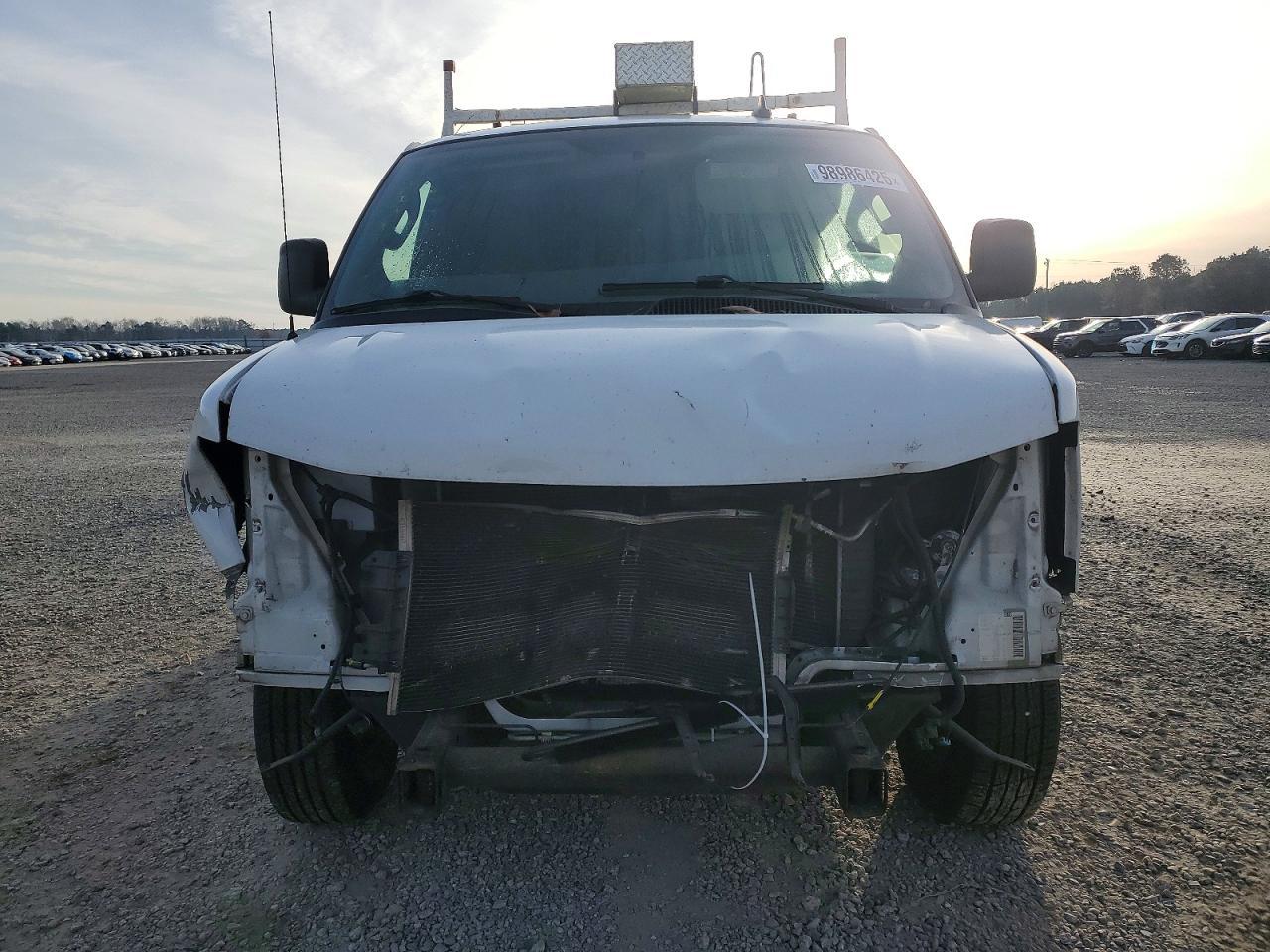 2017 Chevrolet Express 3500 Utility / Service Van - Фото 5