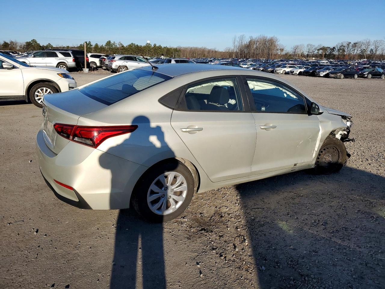 2019 Hyundai Accent Se - Фото 3