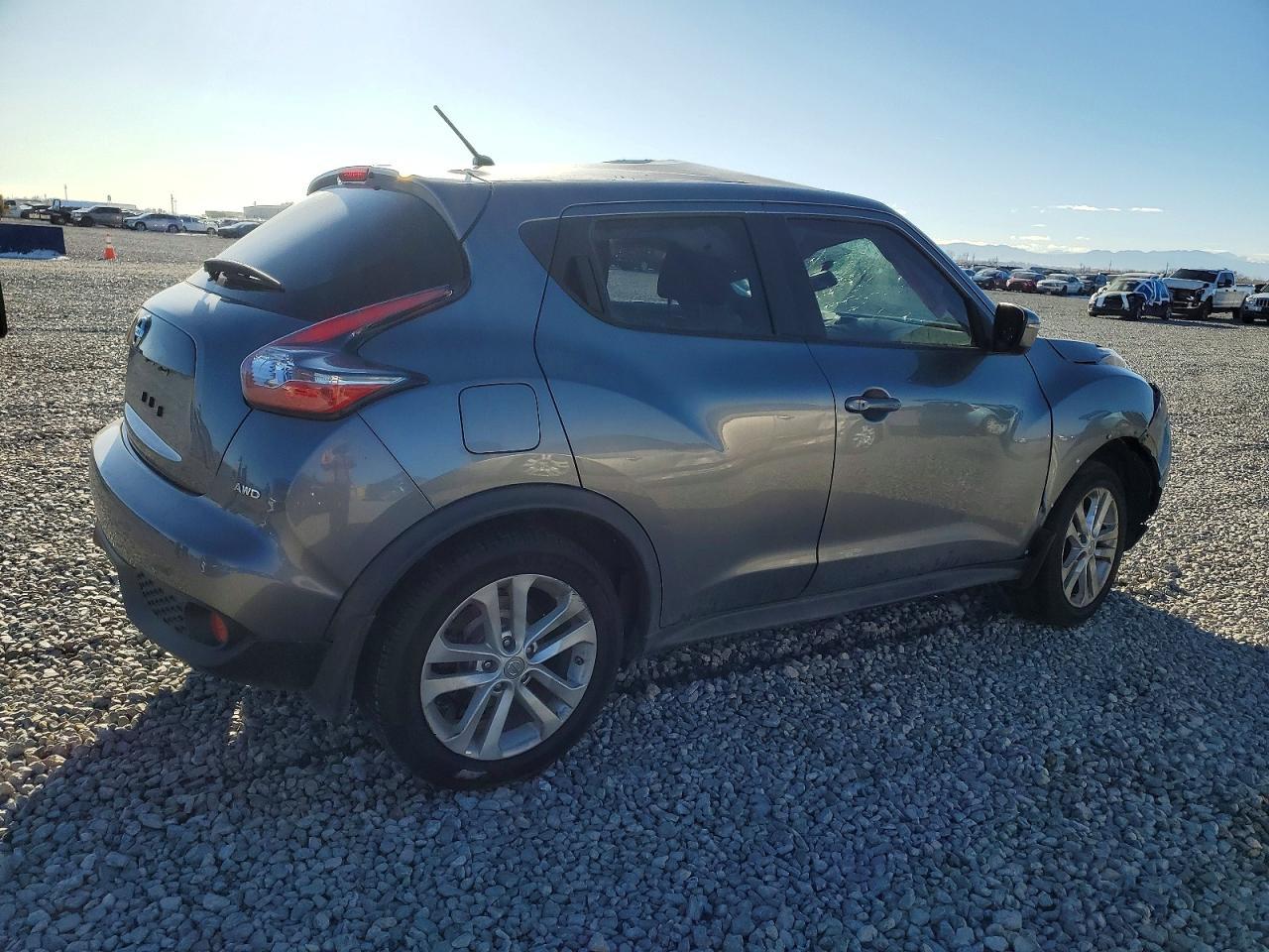 2017 Nissan Juke S - Image 3