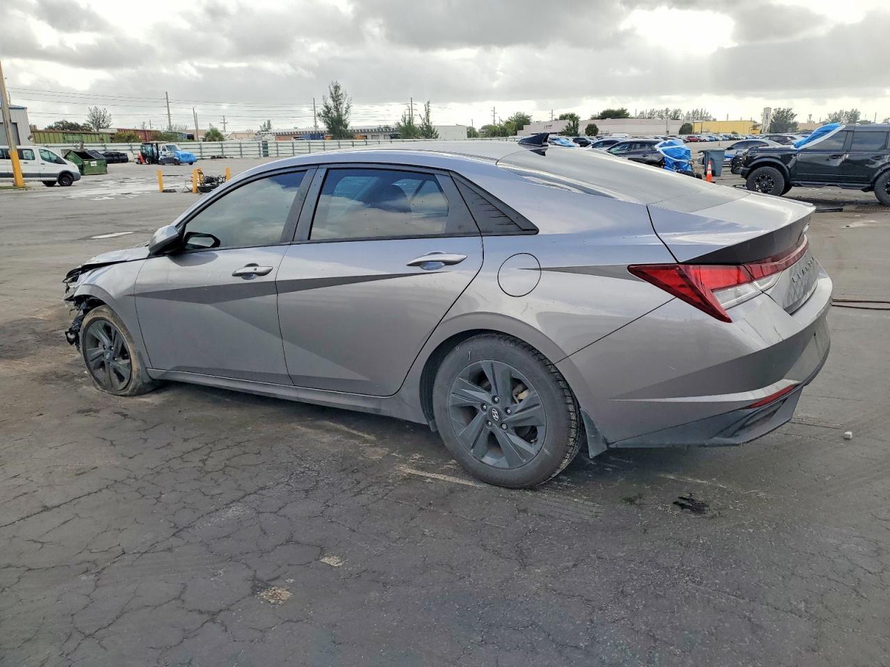 2022 Hyundai Elantra Sel - Image 2