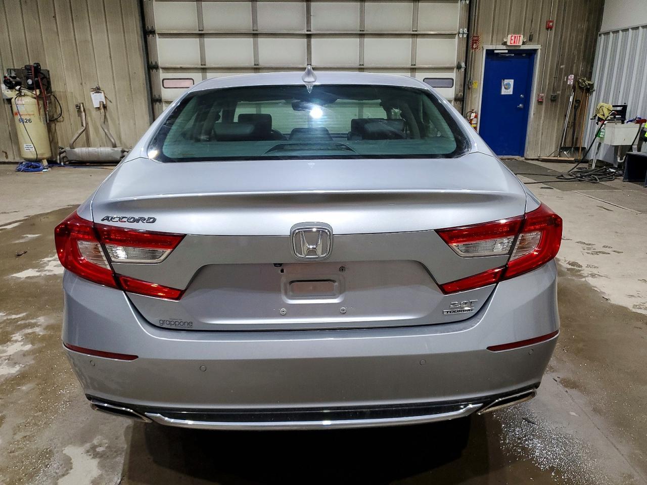 2018 Honda Accord Touring - Image 6
