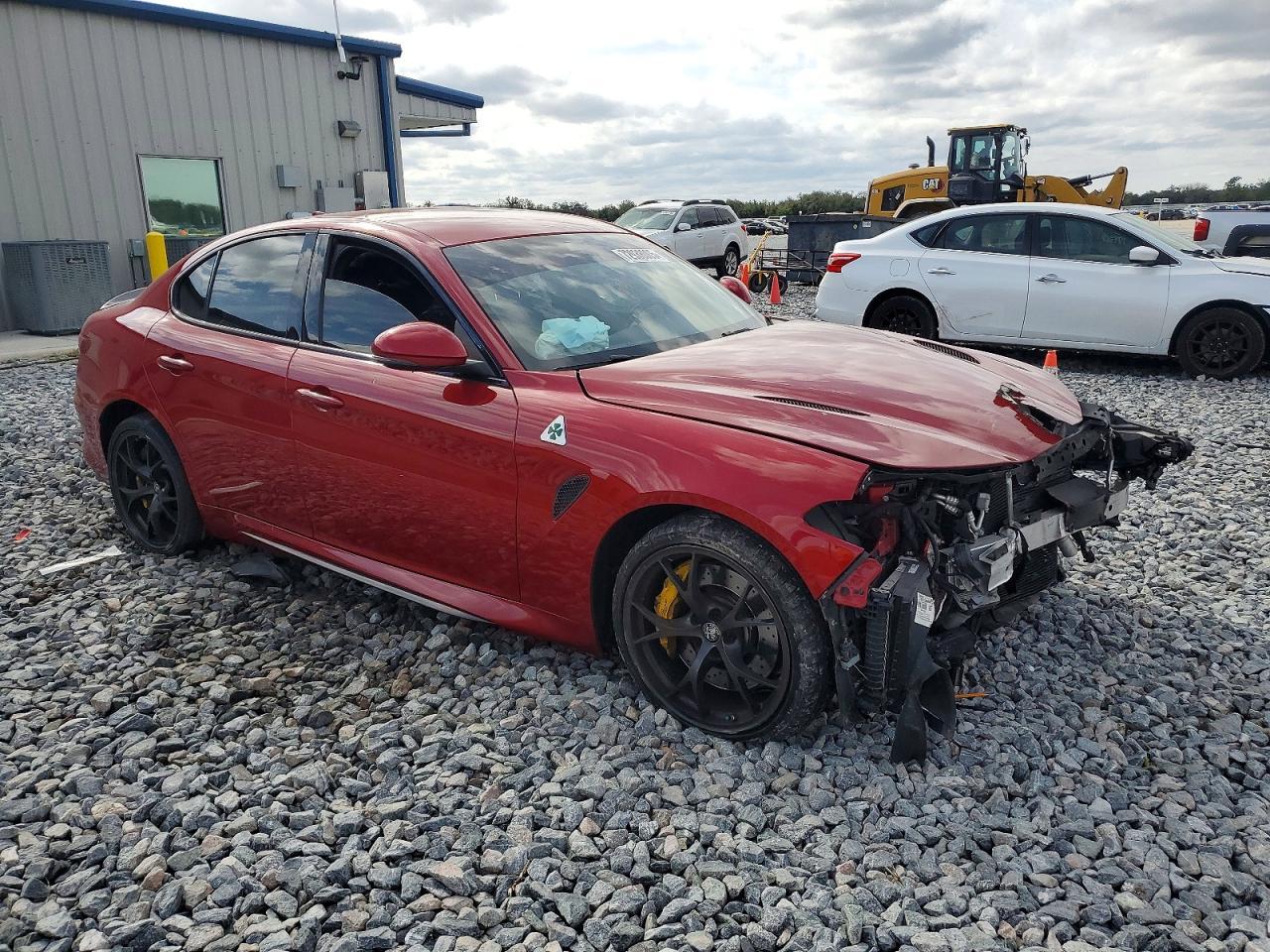 2018 Alfa Romeo Giulia Quadrifoglio - Image 4
