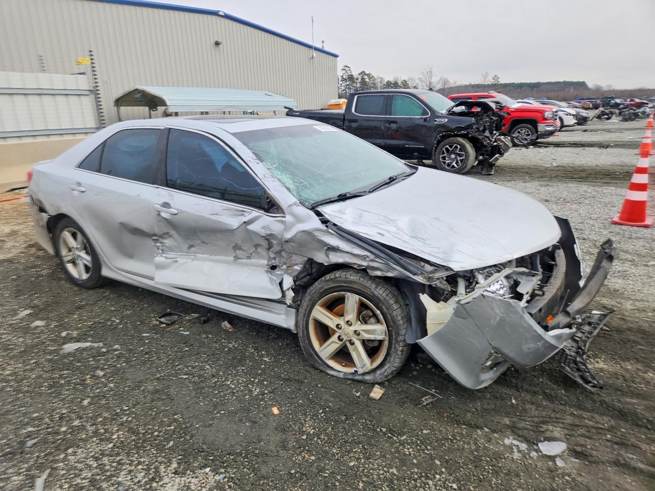 2013 Toyota Camry - Image 4