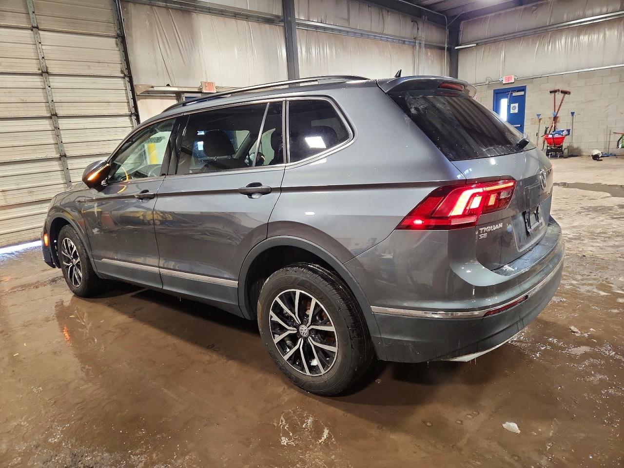 2021 Volkswagen Tiguan Se - Фото 2