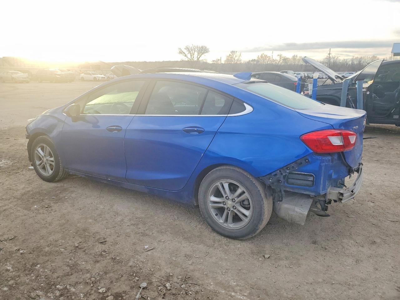 2018 Chevrolet Cruze Lt - Фото 2