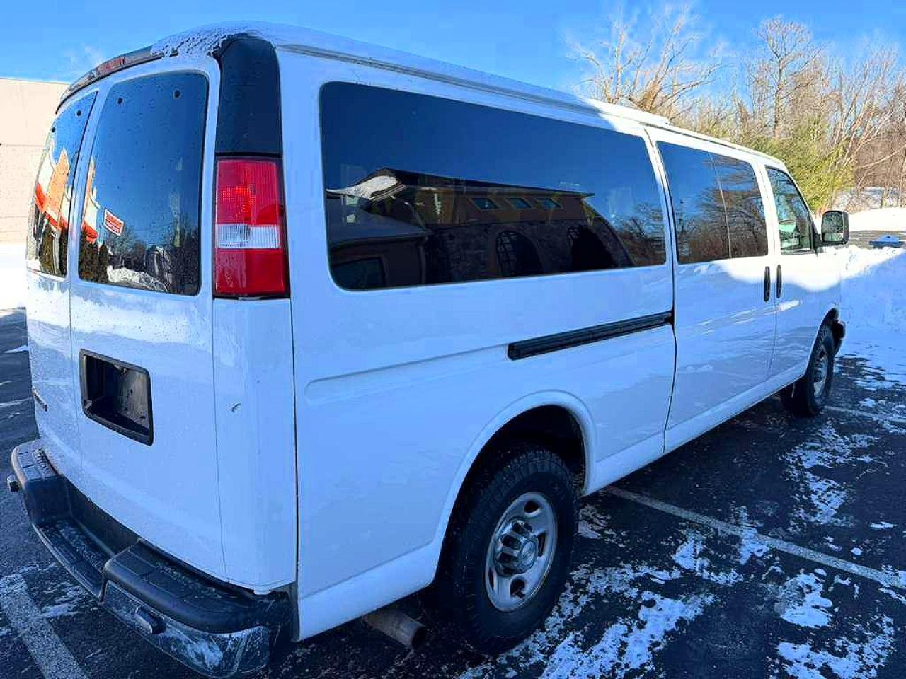 2021 Chevrolet Express G3500 Lt - Фото 3