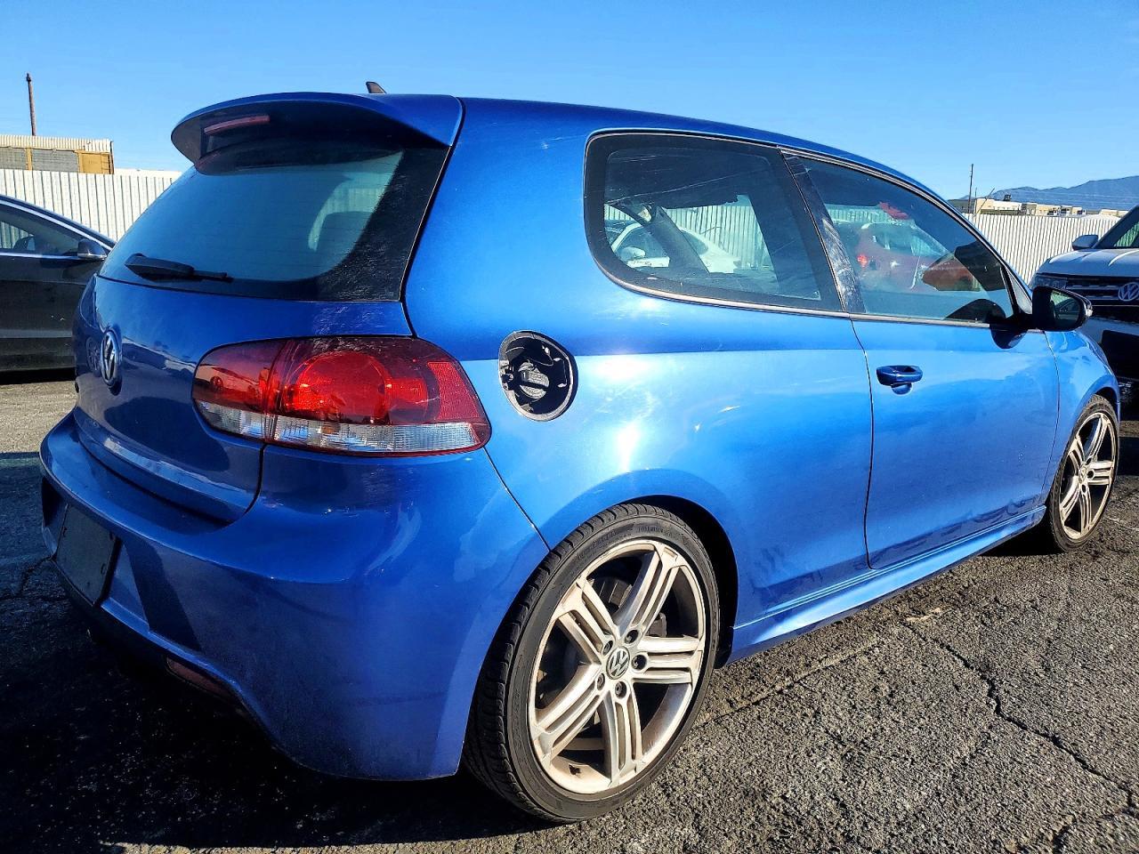 2012 Volkswagen Golf R - Image 3