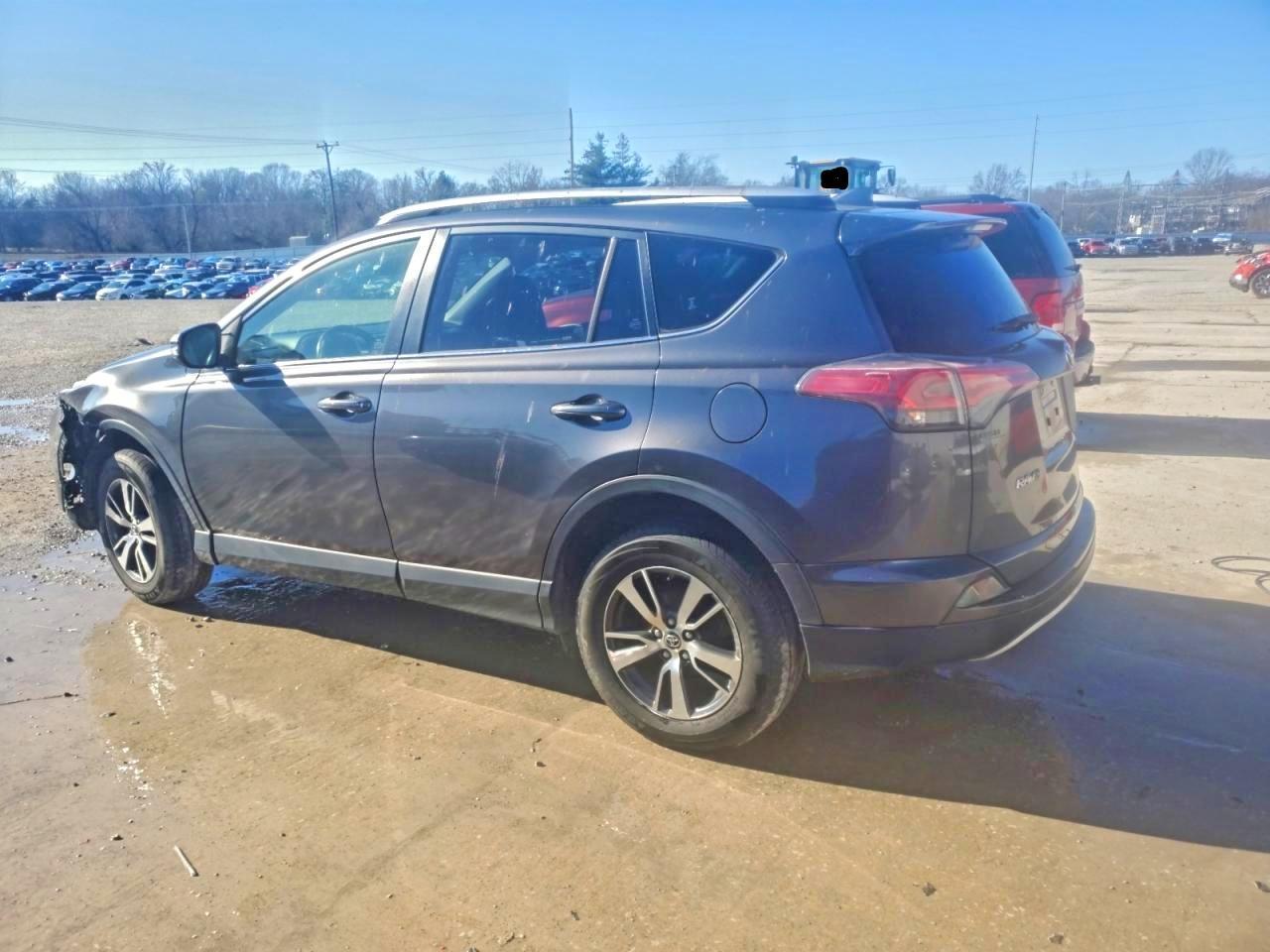 2016 Toyota Rav4 Xle - Image 2
