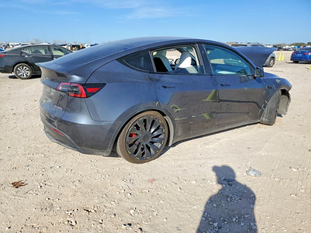 2023 Tesla Model Y - Image 3