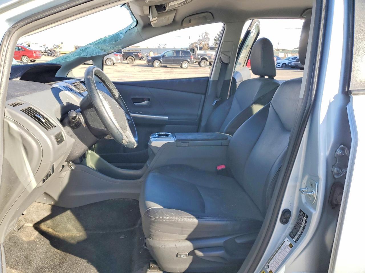 2013 Toyota Prius V - Фото 7