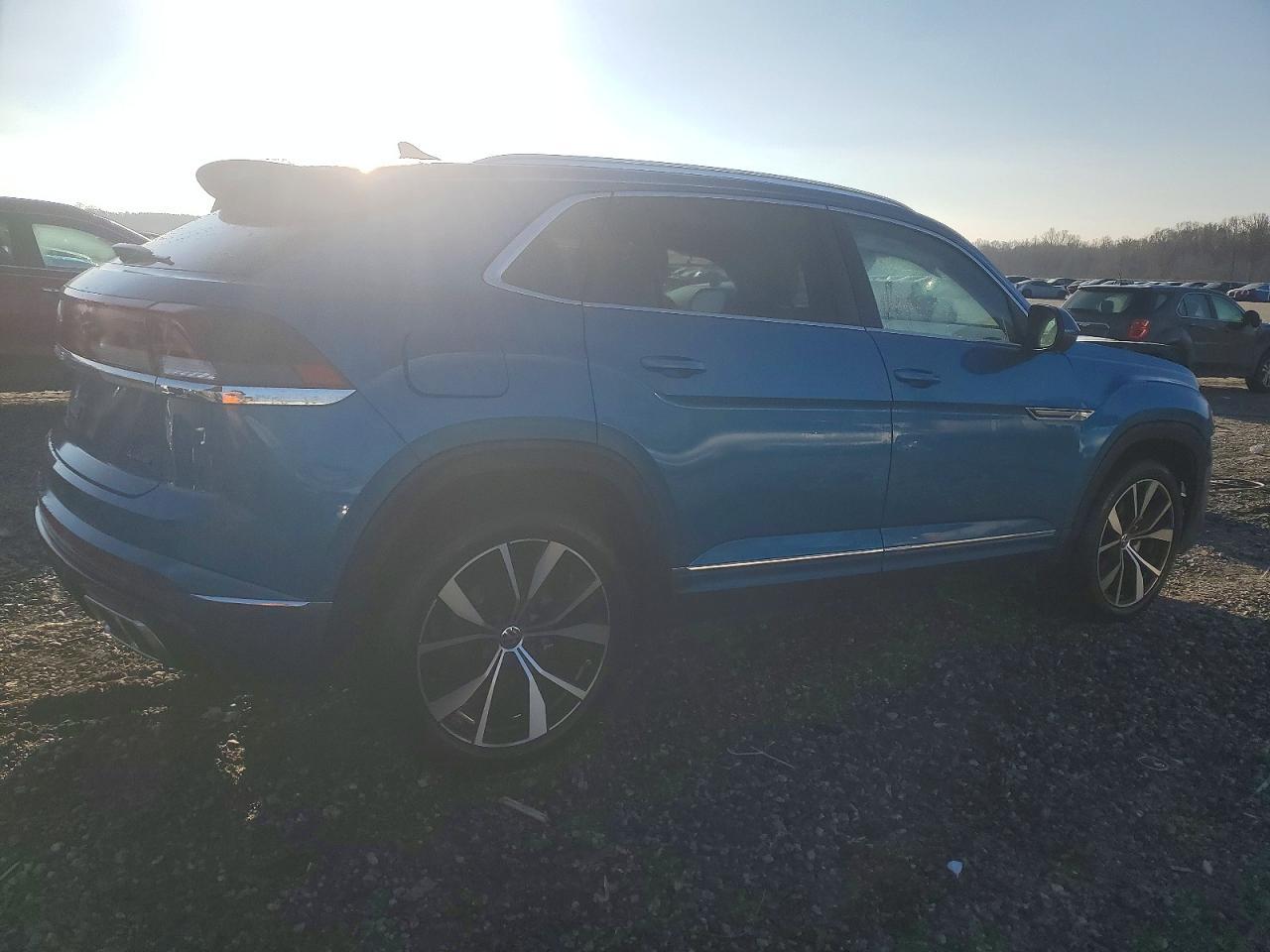2024 Volkswagen Atlas Cross Sport Sel Premium R-Line - Image 3