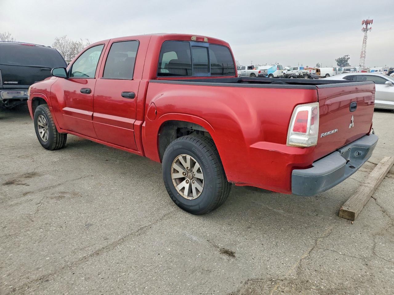 2009 Mitsubishi Raider Ls - Фото 2