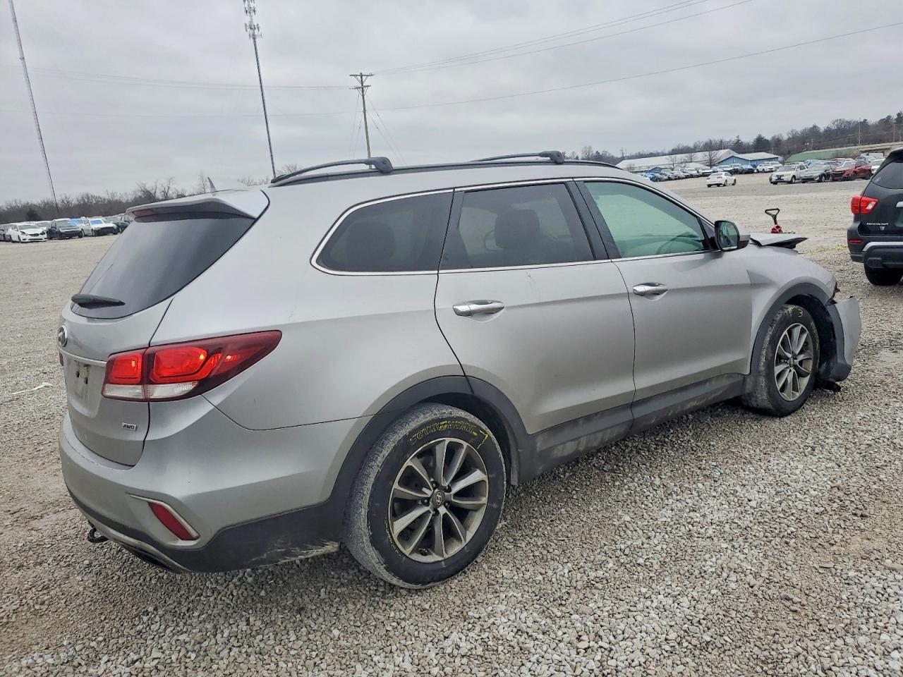 2017 Hyundai Santa Fe Se - Фото 3