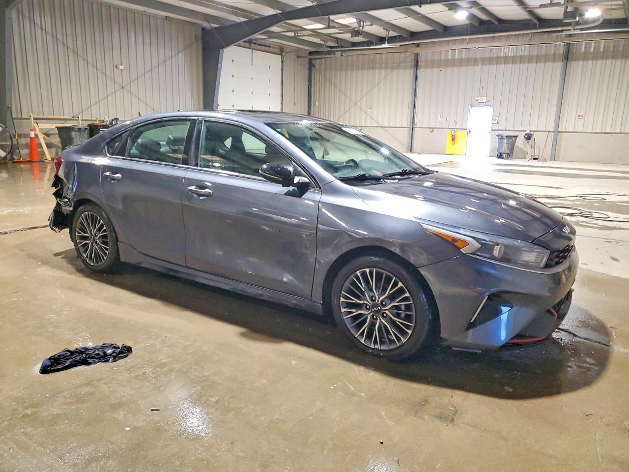 2022 Kia Forte Gt Line - Image 4