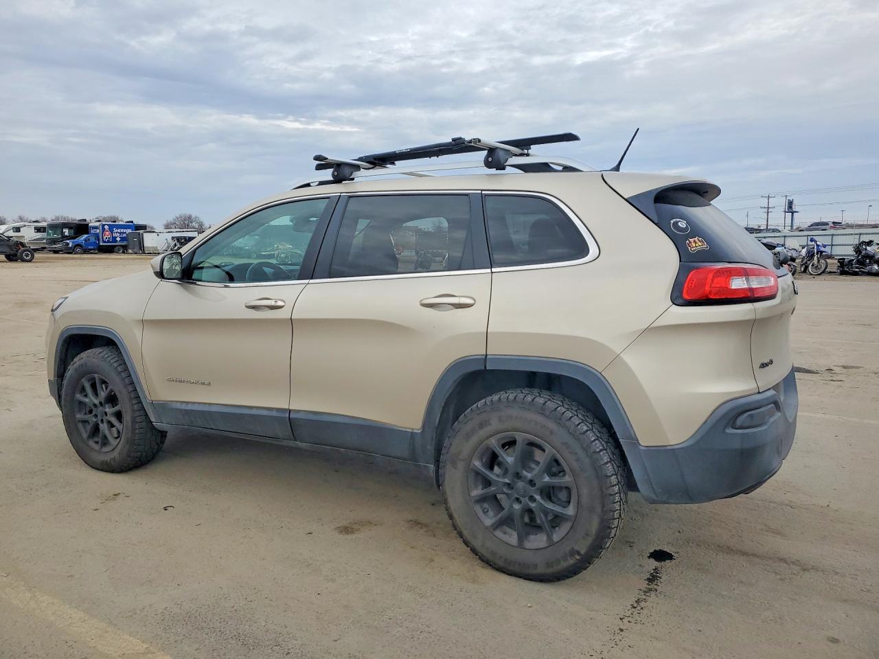 2015 Jeep Cherokee Latitude - Image 2