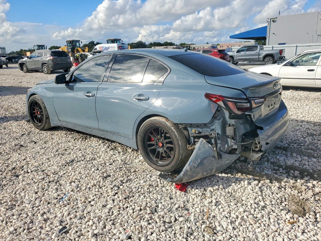 2022 Infiniti Q50 Red Sport 400 - Фото 2