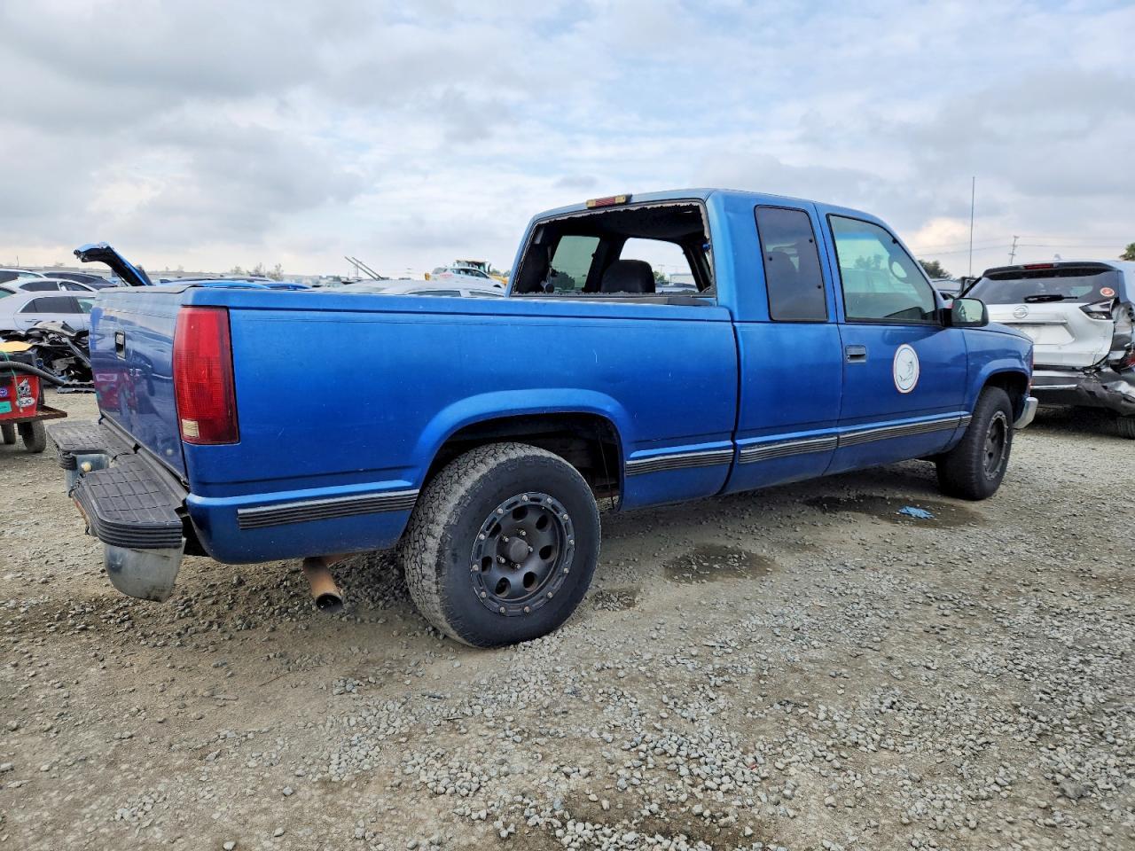 1997 Chevrolet Gmt-400 C1500 - Image 3