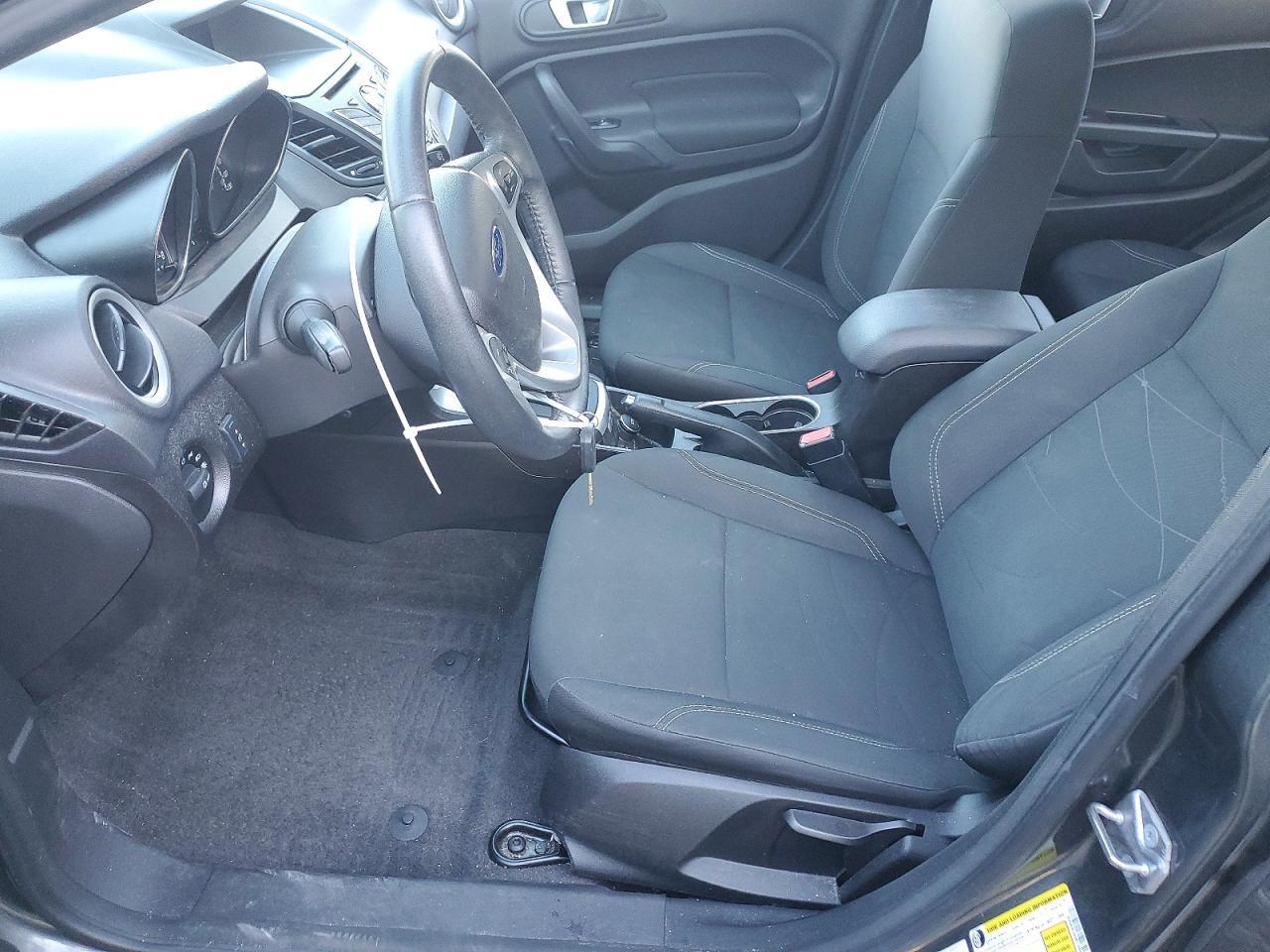 2016 Ford Fiesta Se - Фото 7