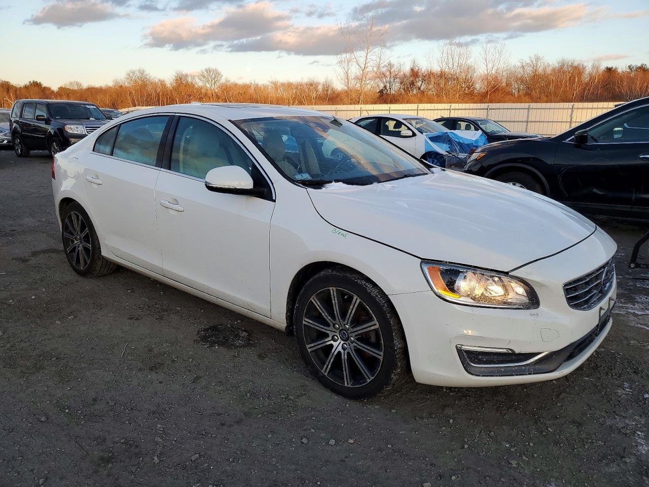 2017 Volvo S60 Premier - Фото 4