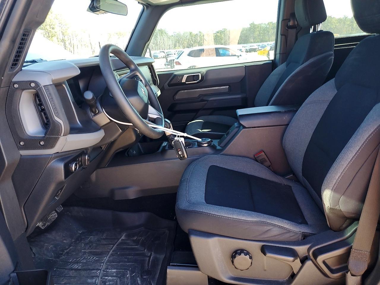 2022 Ford Bronco Base - Image 7