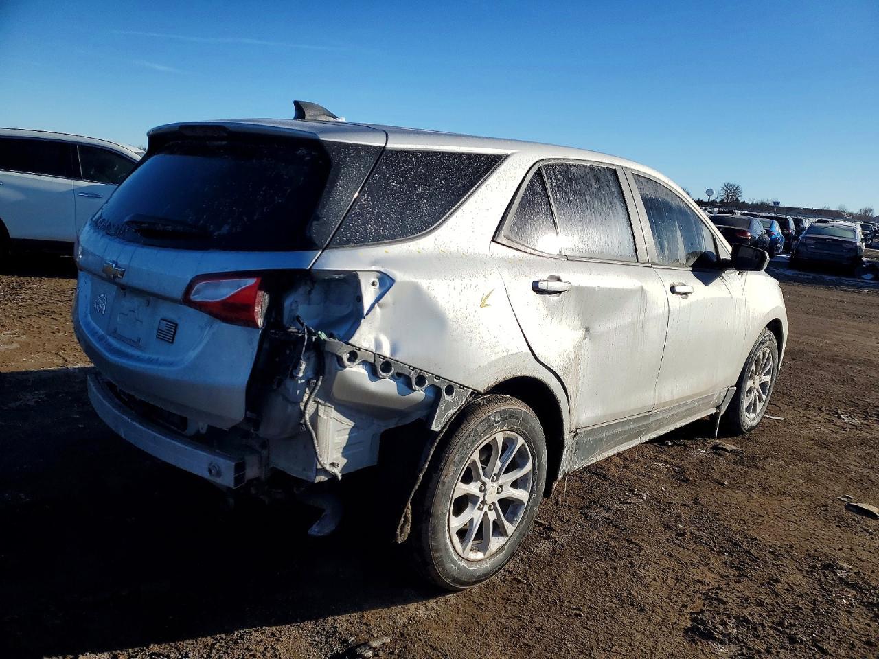 2021 Chevrolet Equinox Ls - Image 3