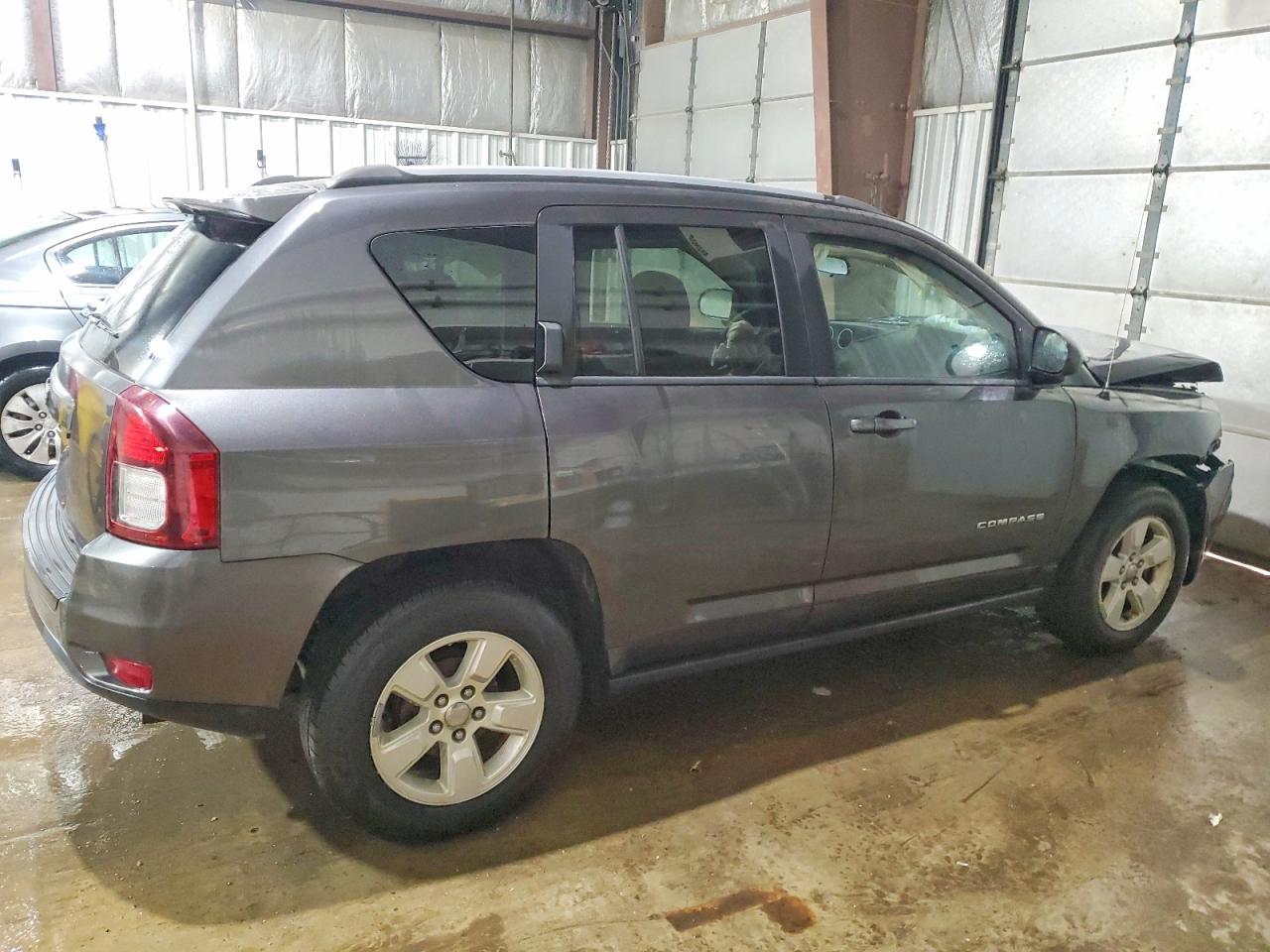 2015 Jeep Compass Sport - Фото 3