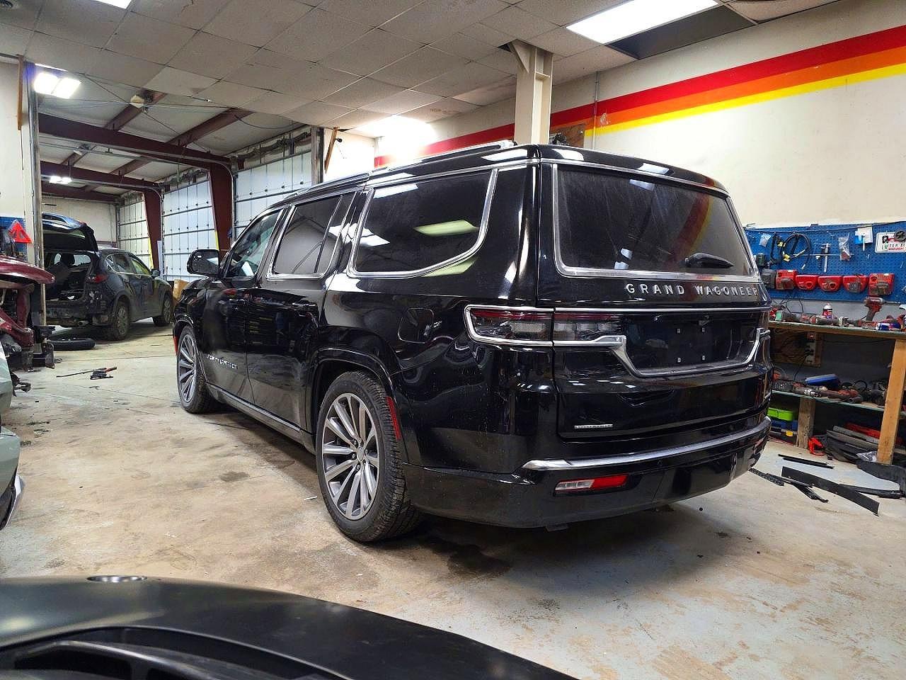 2022 Jeep Grand Wagoneer Series I - Фото 3