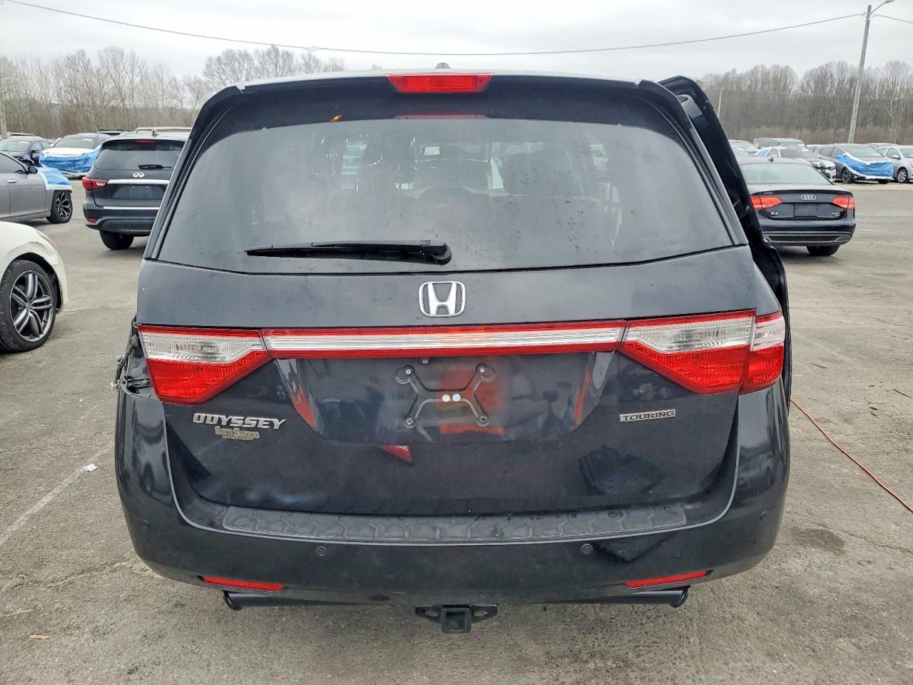 2013 Honda Odyssey Touring - Image 6