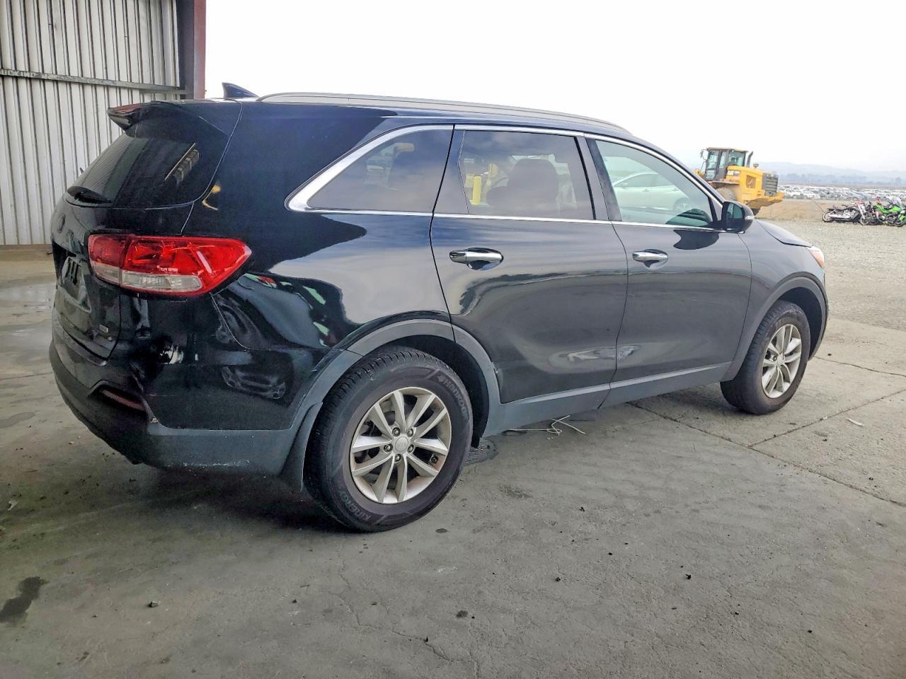 2016 Kia Sorento Lx - Image 3