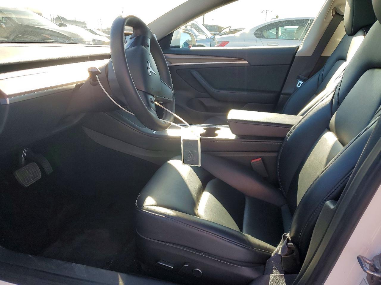 2023 Tesla Model 3 - Фото 7