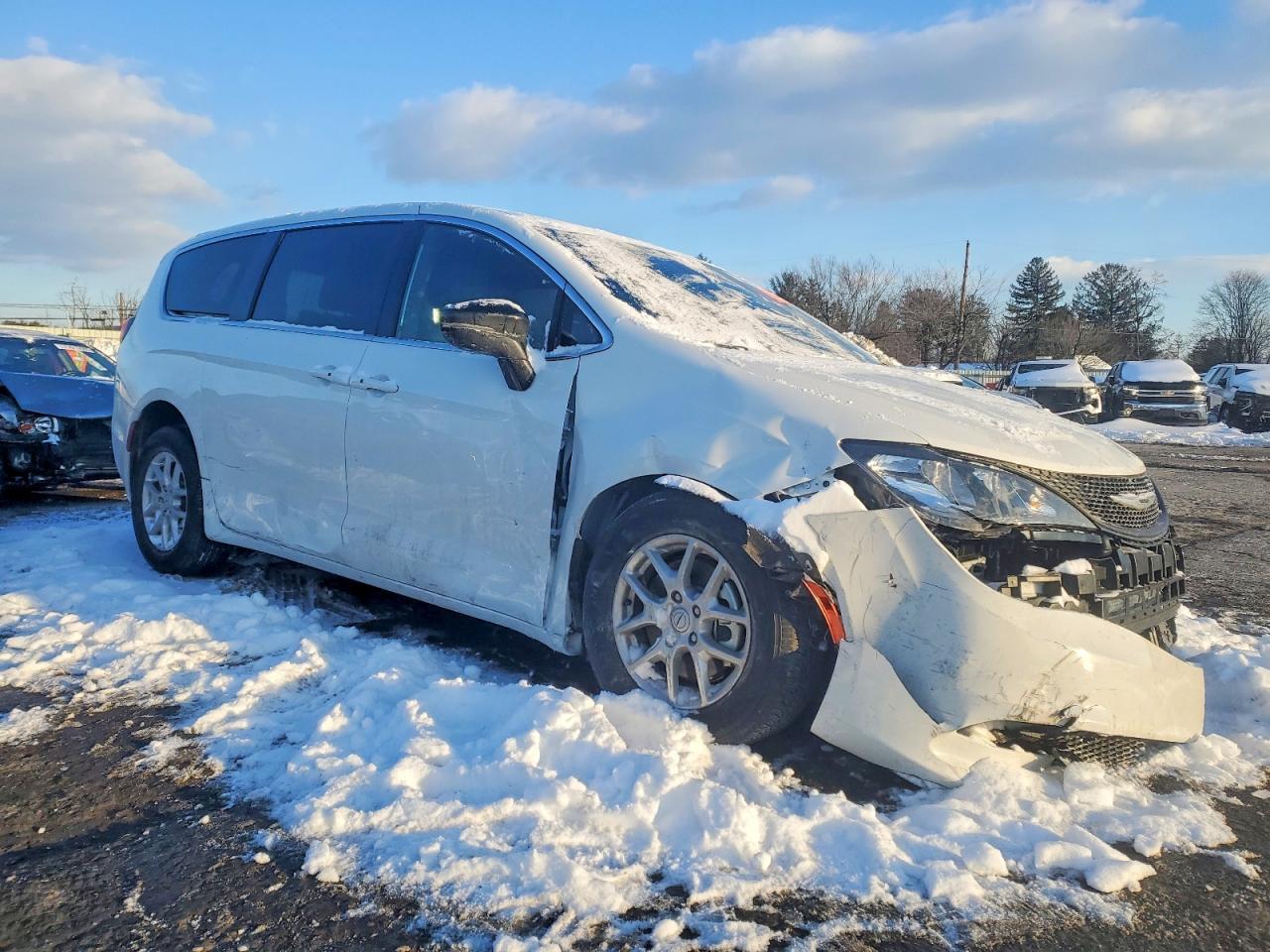 2025 Chrysler Voyager Lx - Фото 4