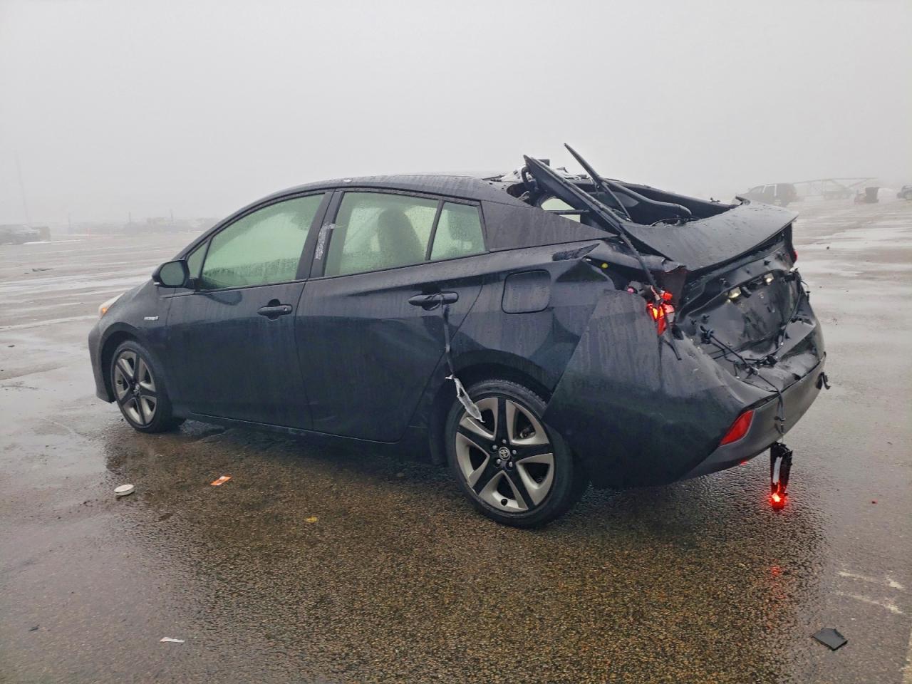 2022 Toyota Prius Night Shade - Фото 2
