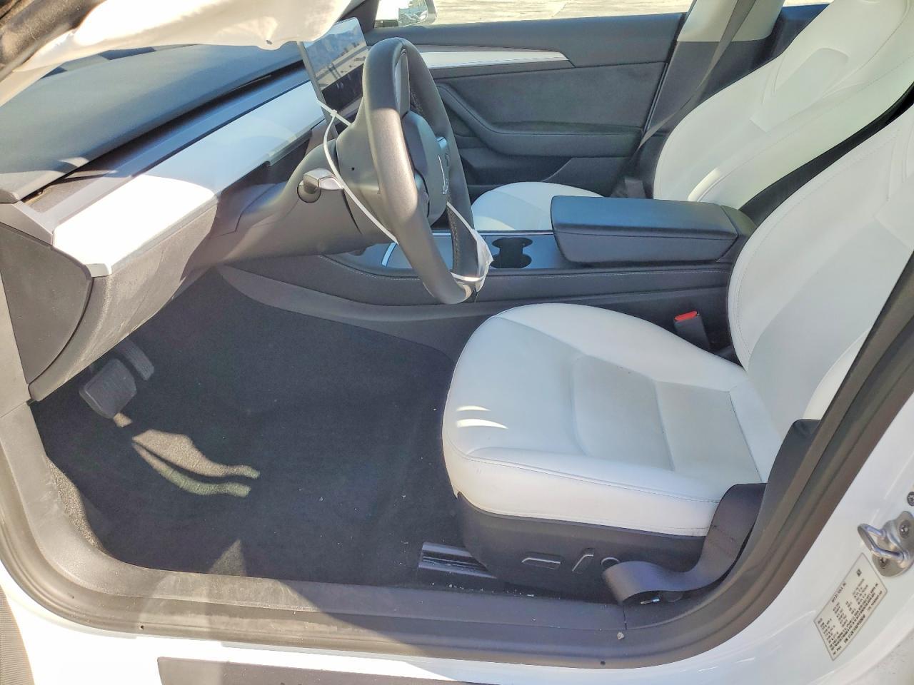 2023 Tesla Model 3 - Image 7