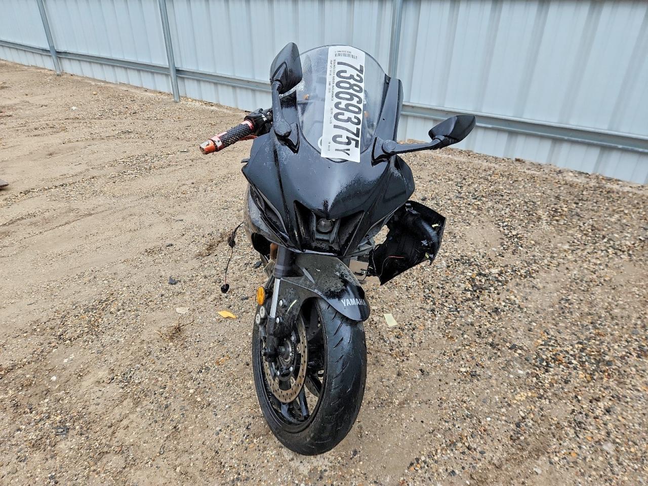 2025 Yamaha Yzfr7 - Фото 2