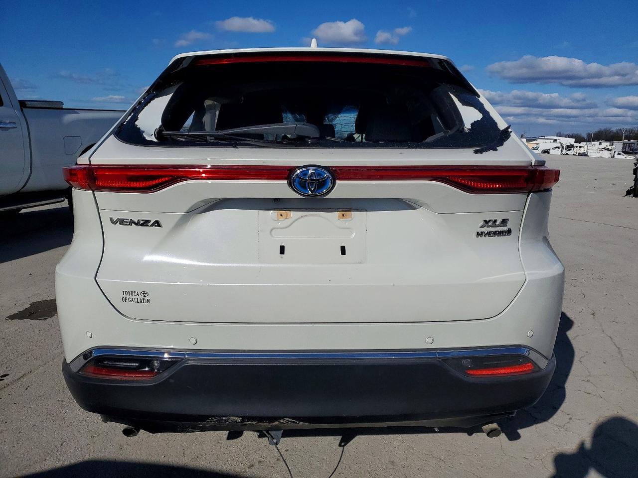 2021 Toyota Venza Le - Image 6