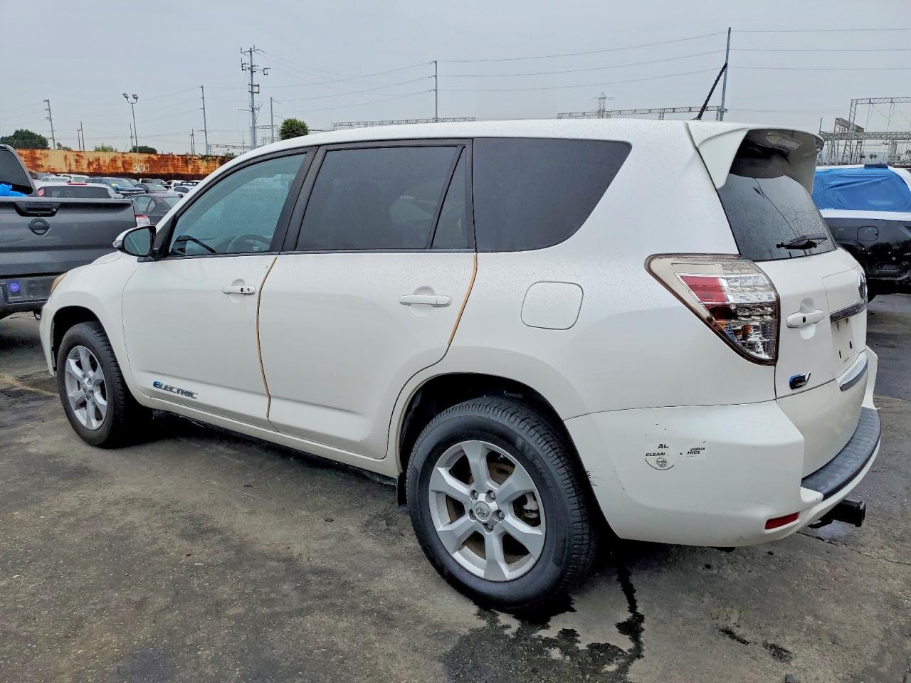 2013 Toyota Rav4 Ev - Image 2