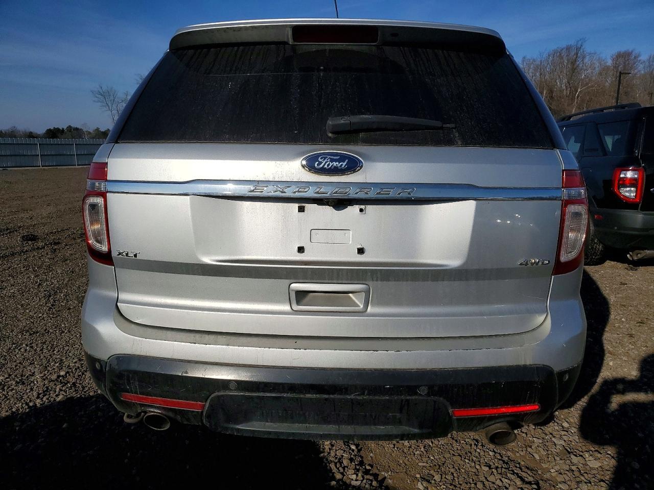 2011 Ford Explorer Xlt - Image 6