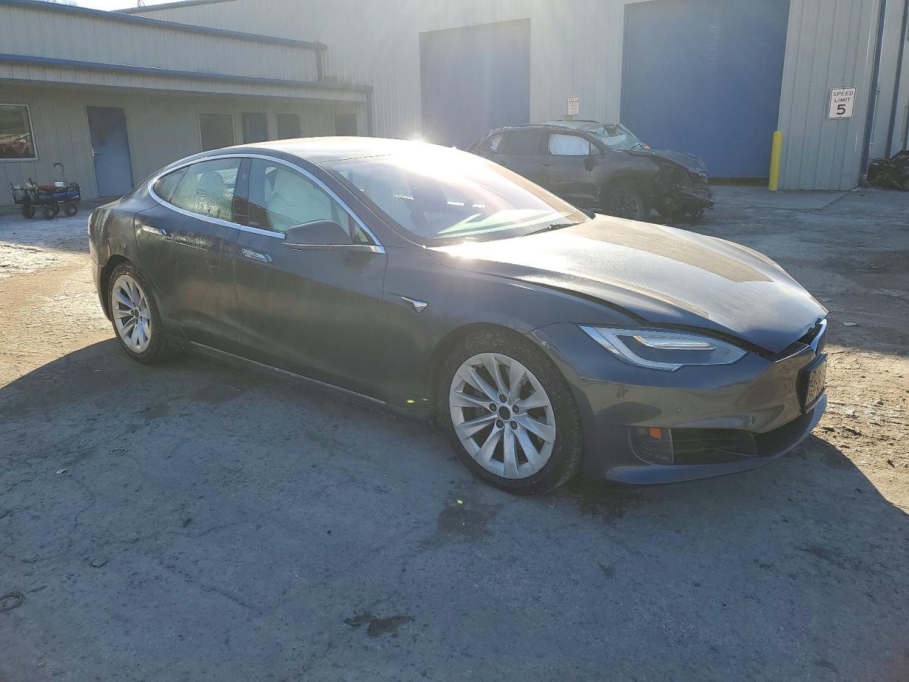 2017 Tesla Model S - Фото 4