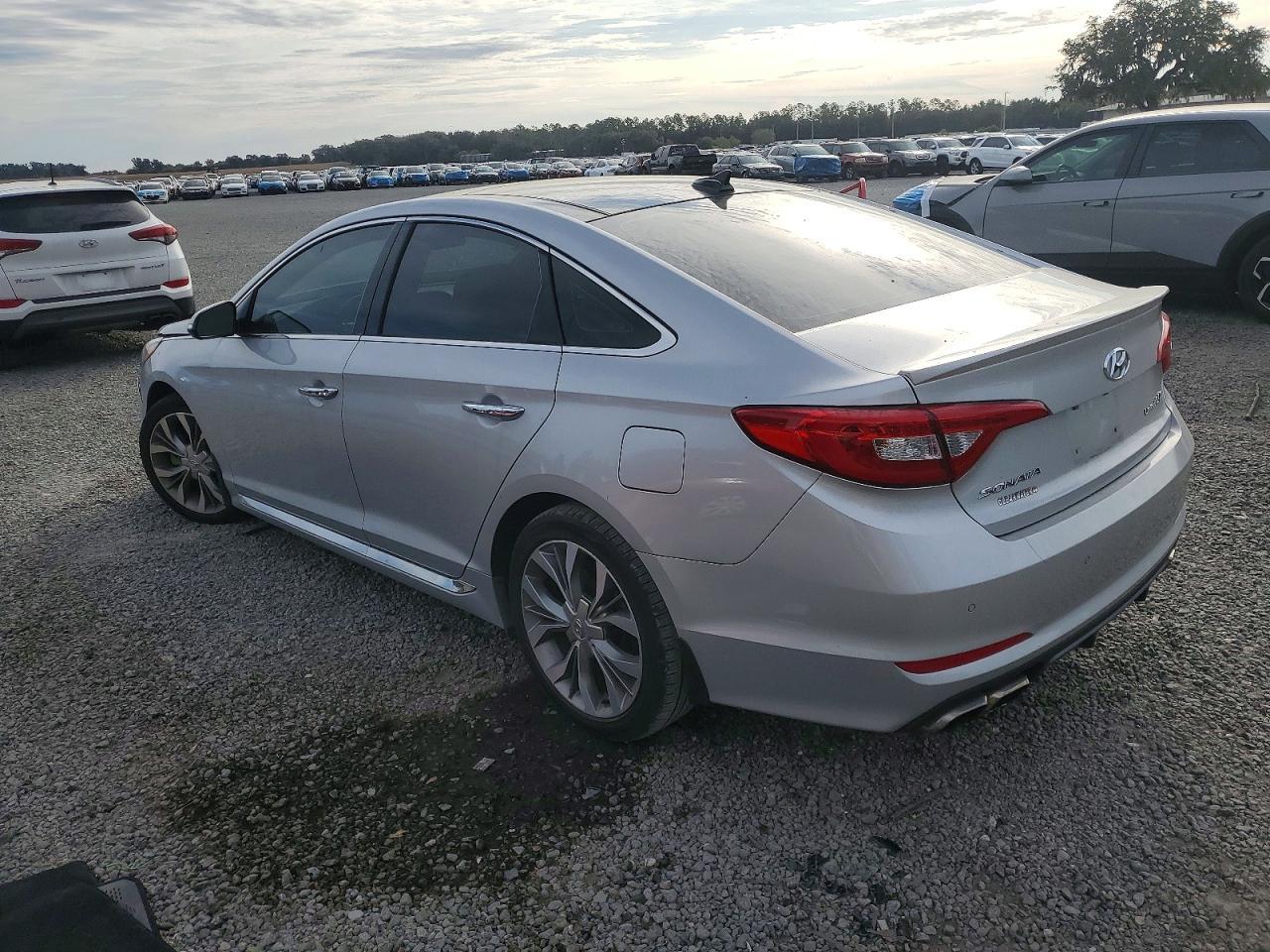 2017 Hyundai Sonata Limited 2.0T - Фото 2