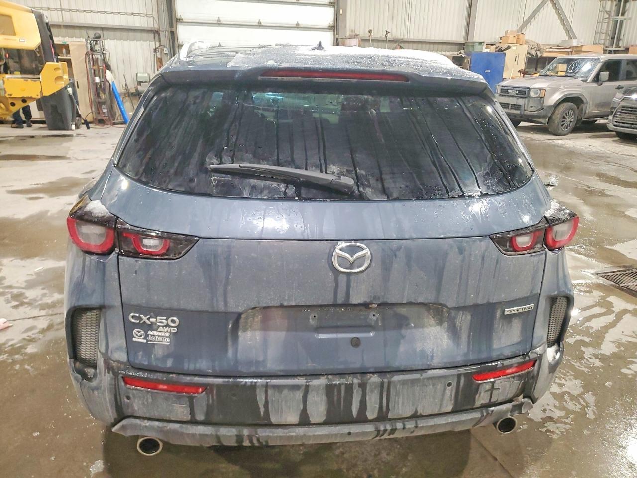 2025 Mazda Cx-50 Premium - Image 6