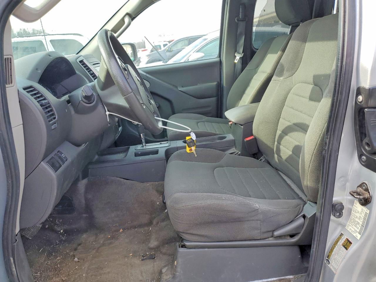 2015 Nissan Frontier S - Фото 7