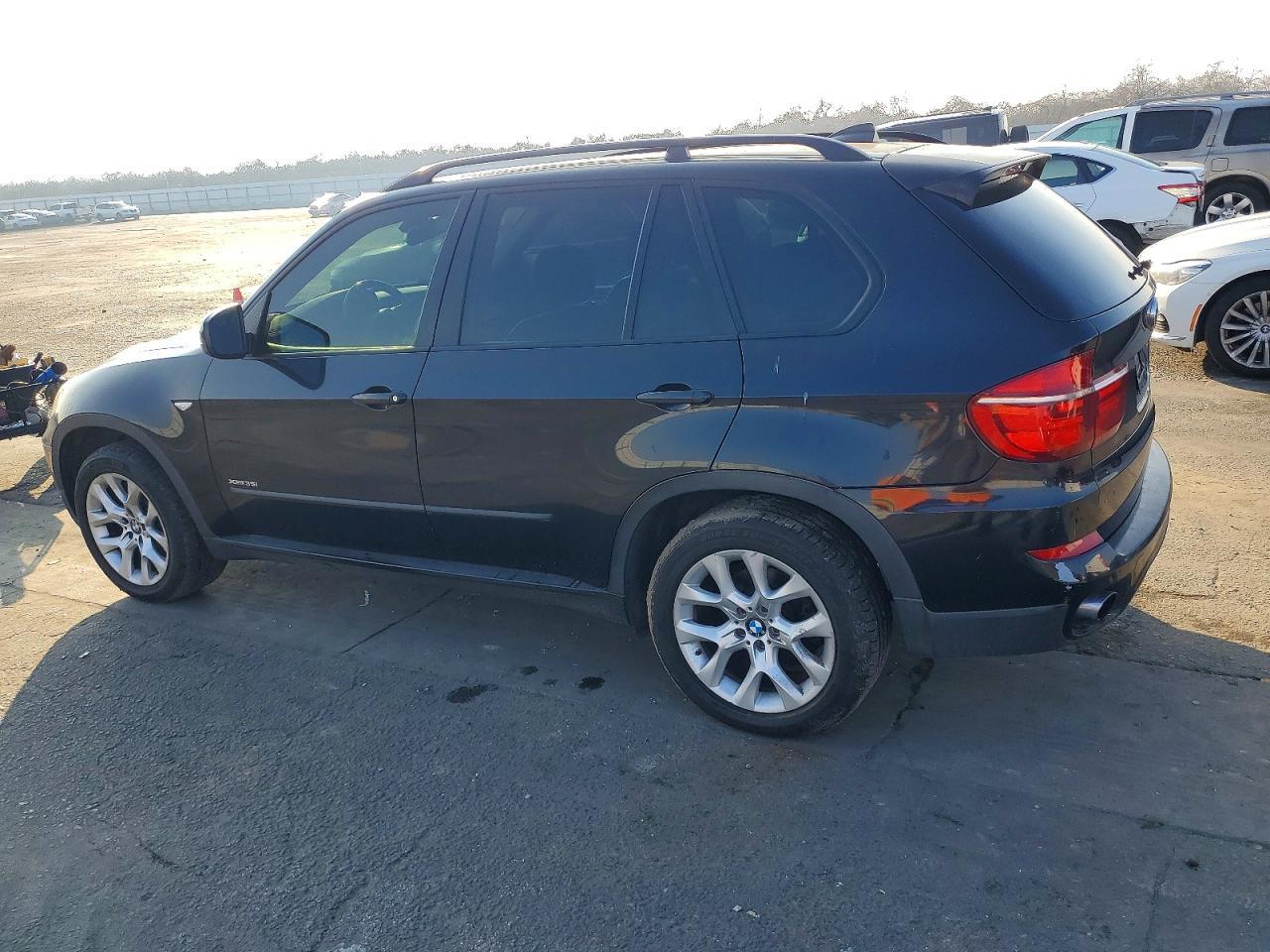 2011 BMW X5 xDrive35I - Image 2