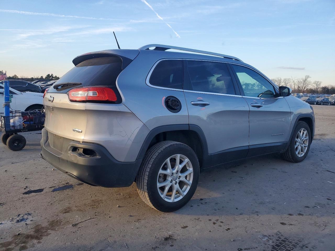 2015 Jeep Cherokee Latitude Plus - Фото 3