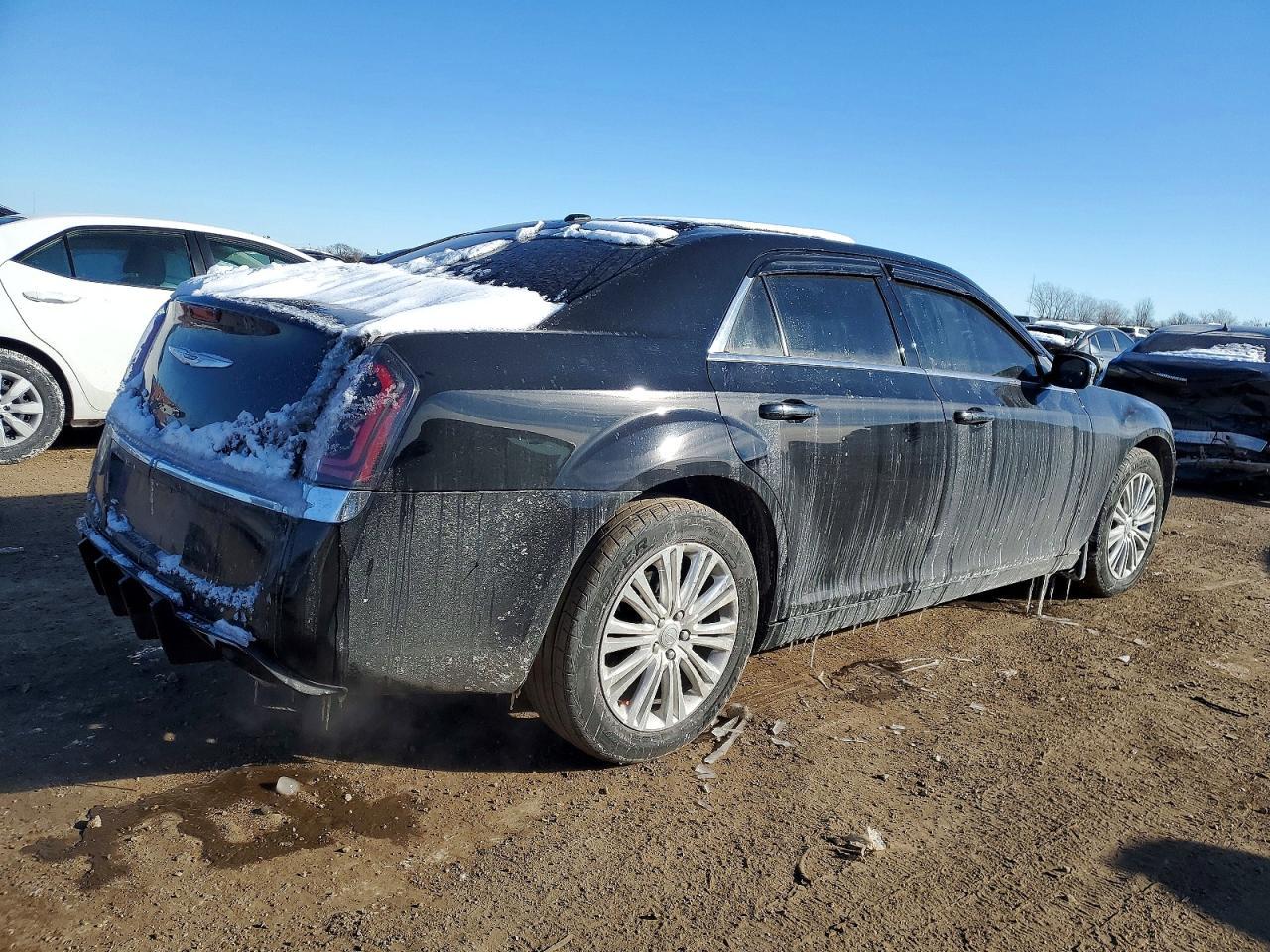 2013 Chrysler 300C - Фото 3