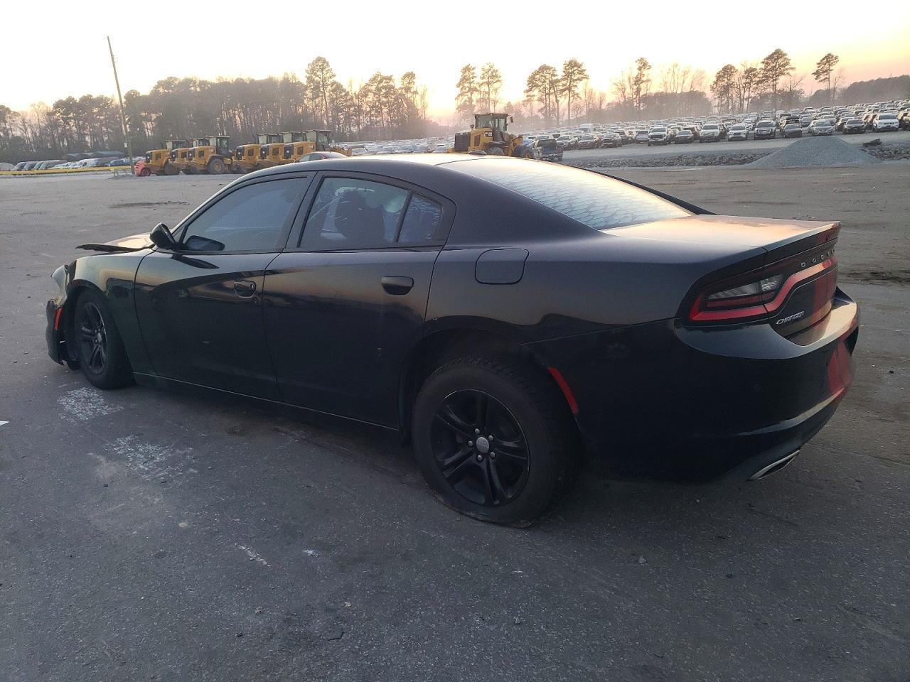 2019 Dodge Charger Sxt - Image 2