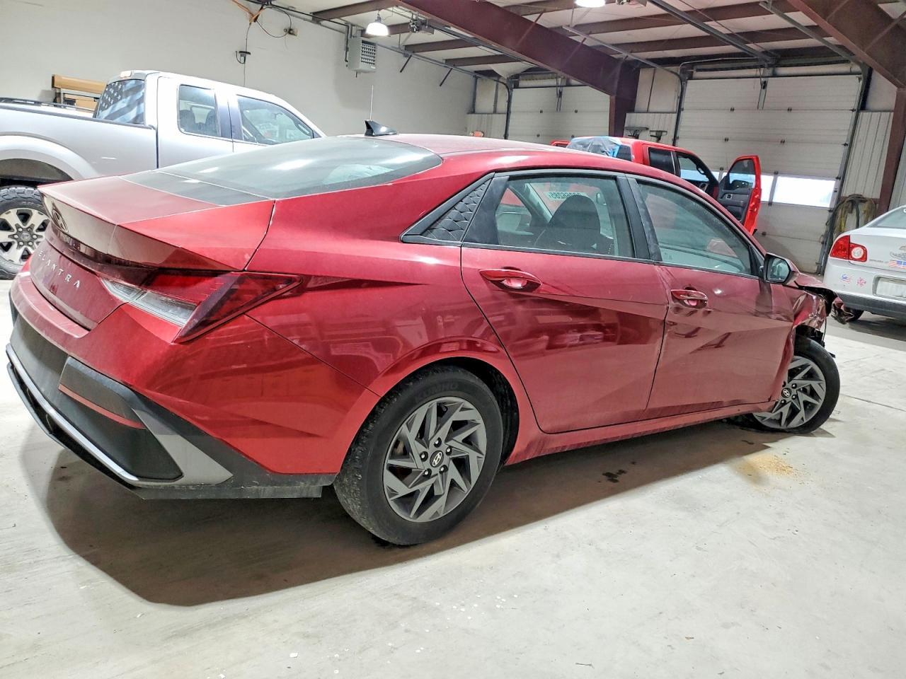 2024 Hyundai Elantra Sel - Image 3