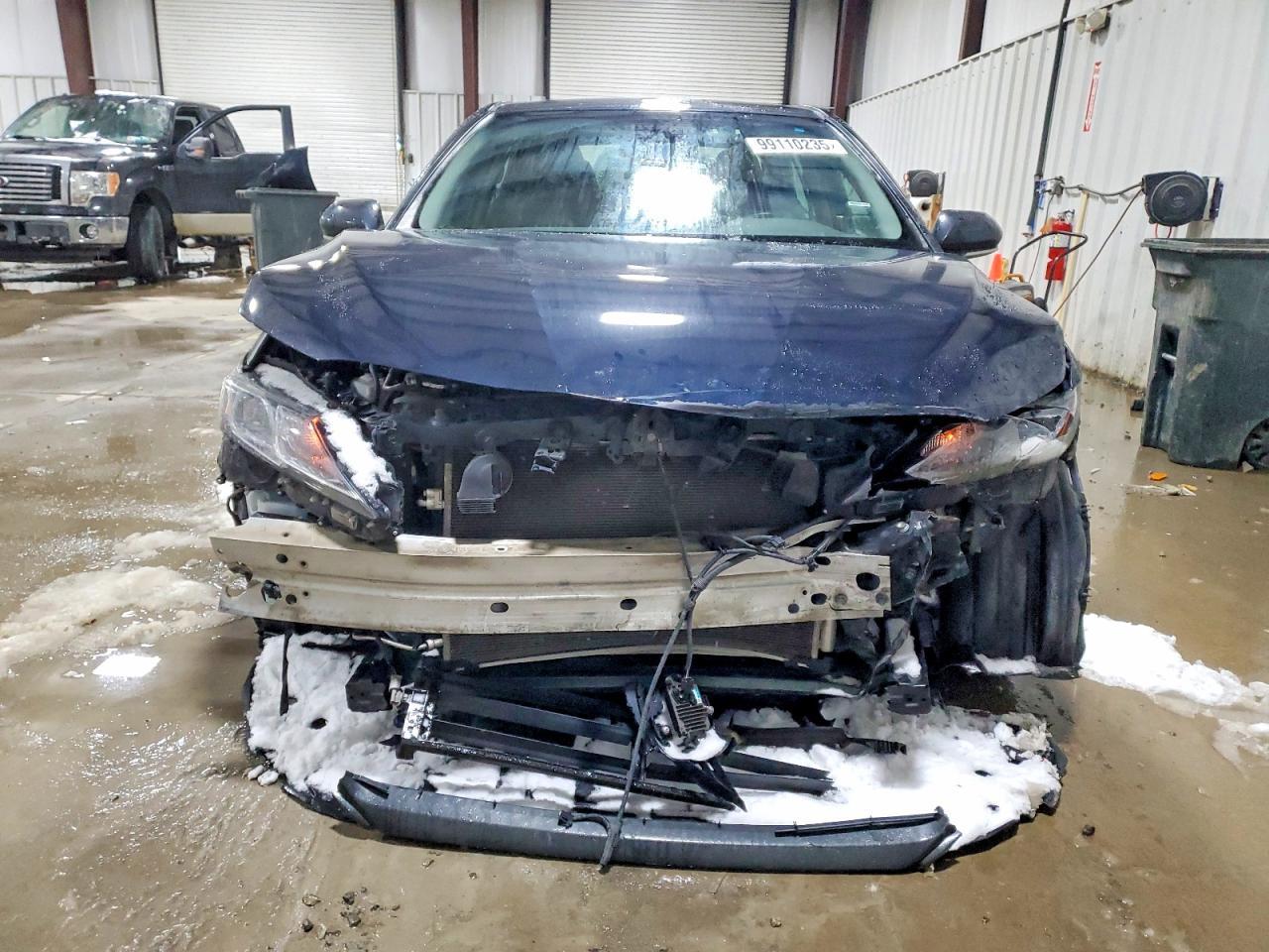 2021 Toyota Camry Le - Фото 5